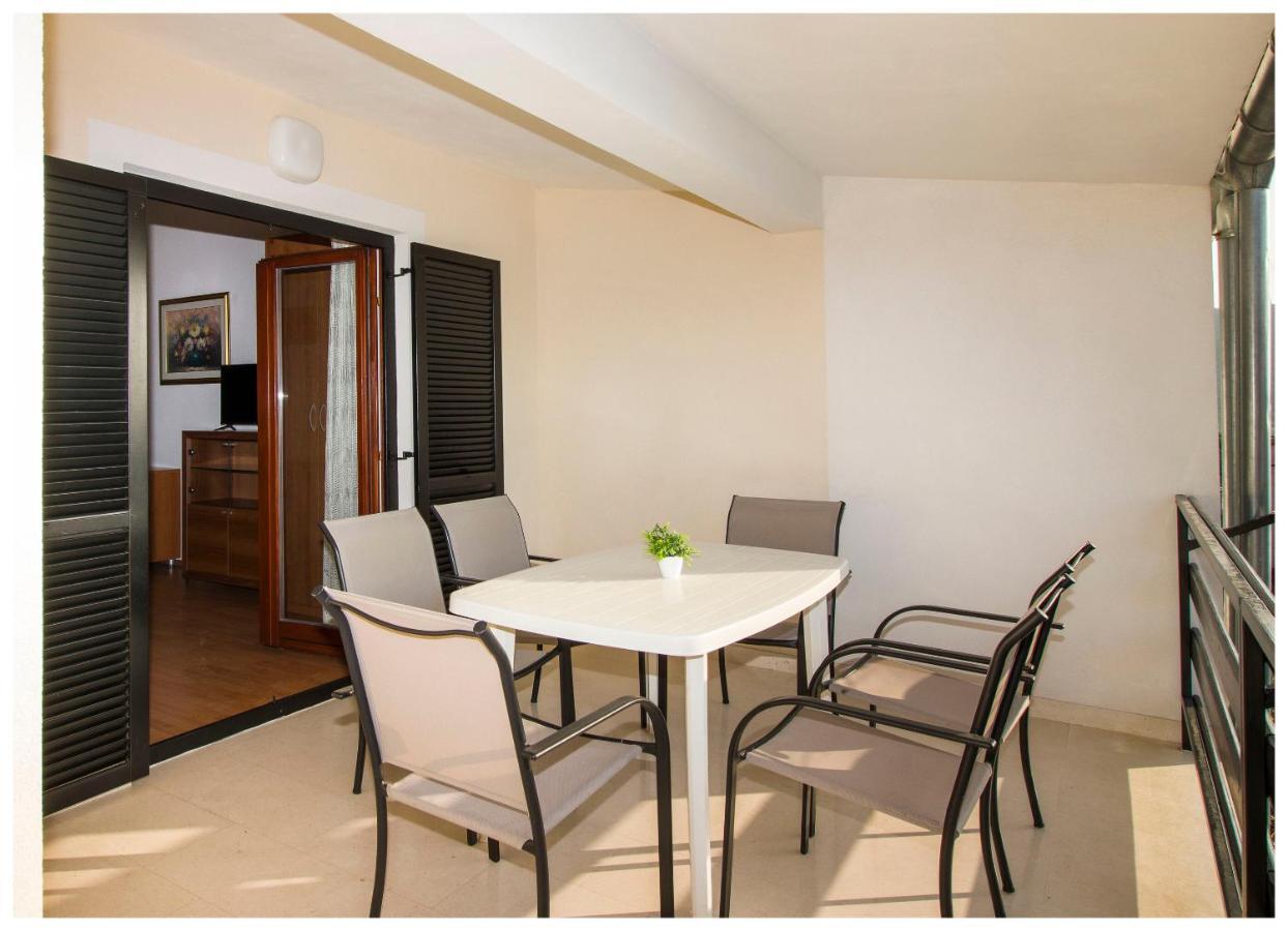 Apartment Zdravko Primošten Dış mekan fotoğraf